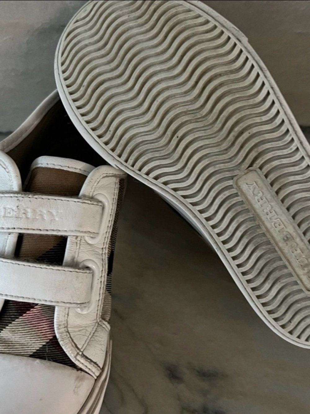 Burberry White & Beige Check Kids Velcro Sneakers - Picture 8 of 8